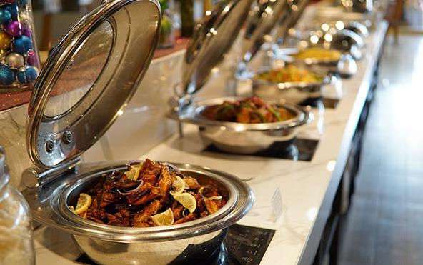 Copper handi buffet for Griha Pravesh and social events in Kolkata — rich Indian curries, dal, and rice by Parsha Caterer